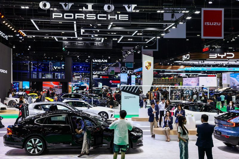 Bangkok motor show reports 28 rise in orders, Toyota leads sales Y94
