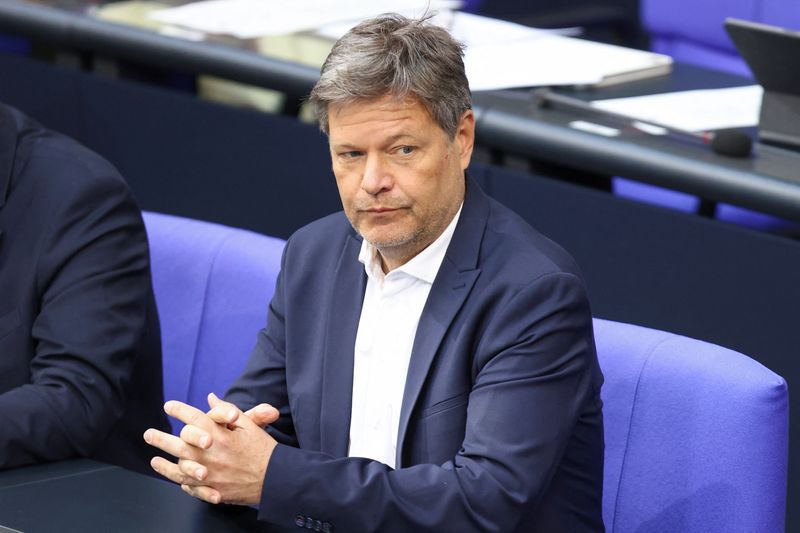 Ukraine’s Fight for Freedom: German Economy Minister Emphasizes Germany’s Unwavering Support