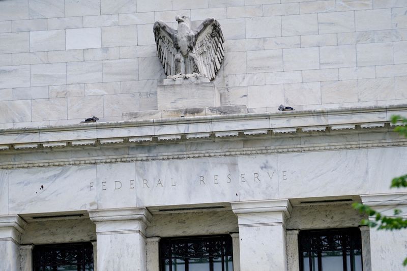 Inflationwary US rate options market cautiously prices for 2024 Fed