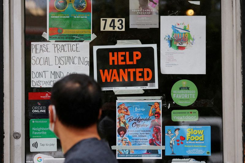 US weekly jobless claims unchanged; layoffs decline in April Y94