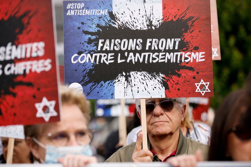 Survey shows: As the Gaza war rages, anti-Semitic incidents in Europe are increasing | The Mighty 790 KFGO