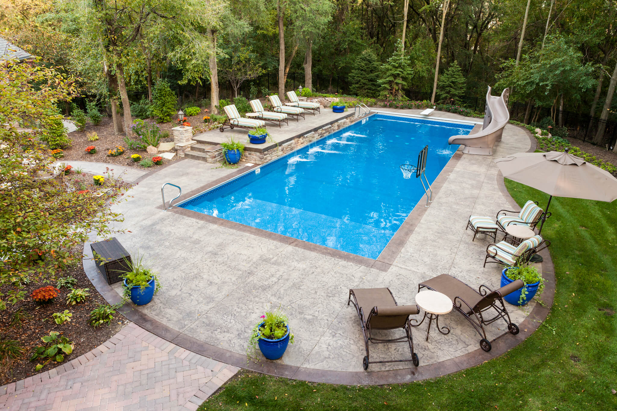 four-options-to-create-a-one-of-a-kind-decorative-concrete-pool-deck