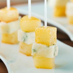 Pears with honey & gorgonzola