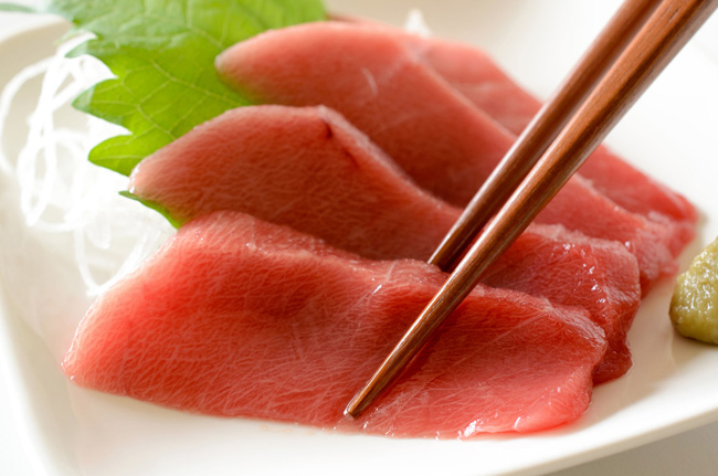 https://gurunavi.com/en/japanfoodie/article/sashimi_in_japan/img/03_Sashimi.jpg