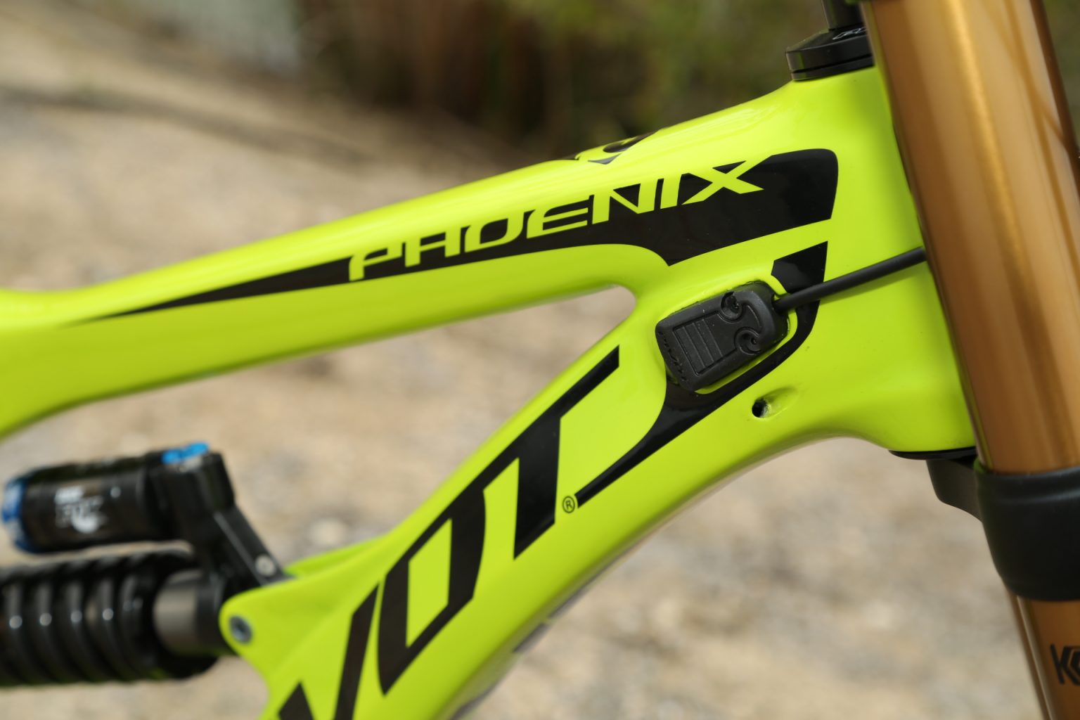 pivot phoenix downhill bike