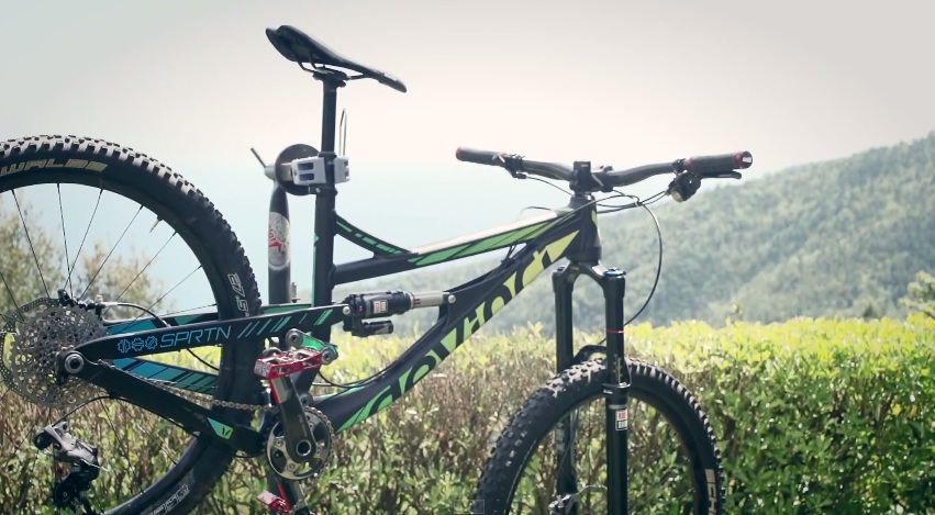devinci enduro bike