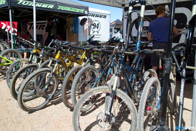 sr suntour mountain bike