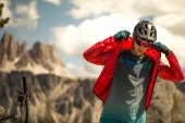 , 2016 Dainese Altitune Apparel and ArmoForm Knee Pads – Atmo-lite 3L Jacket, Loft-lite Jacket, Driftec Tee, Aria-Lite windbreaker, Terratec Shorts