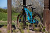 , Video: Pivot Cycles Introduces 2018 Phoenix Carbon DH – Bernard Kerr