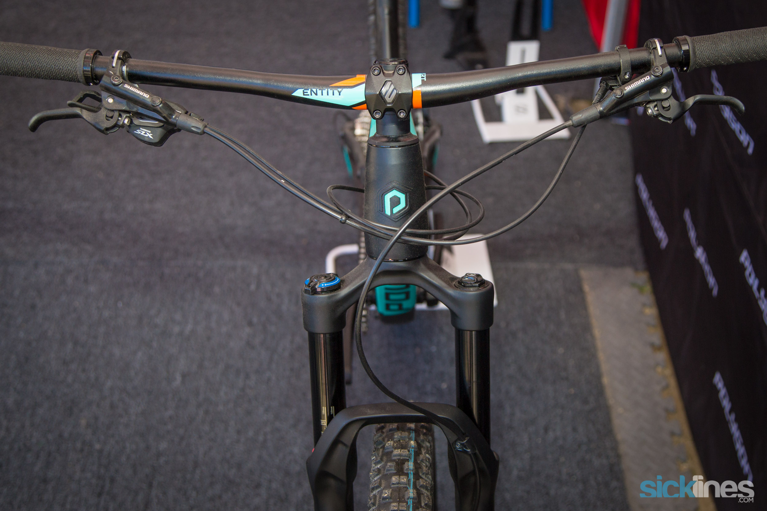 20018polygonentiatsiskucockpit