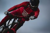 , Video: Bas Van Steenbergen – The Farm – Deity