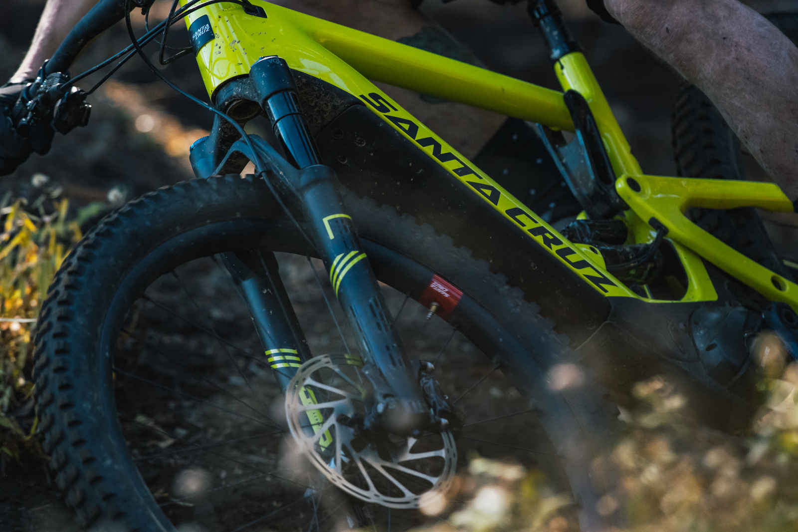 Santa Cruz Introduces an eMTB Heckler CC R CC S CC X01 RSV