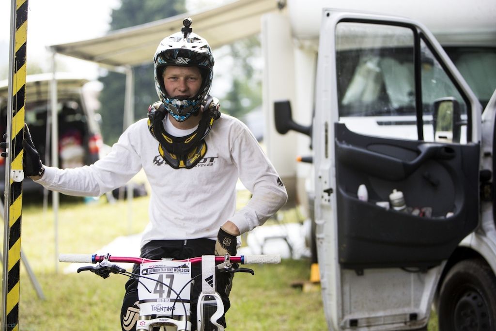 THE BERNARD KERR STORY – PART 1 – THE CARAVAN YEARS