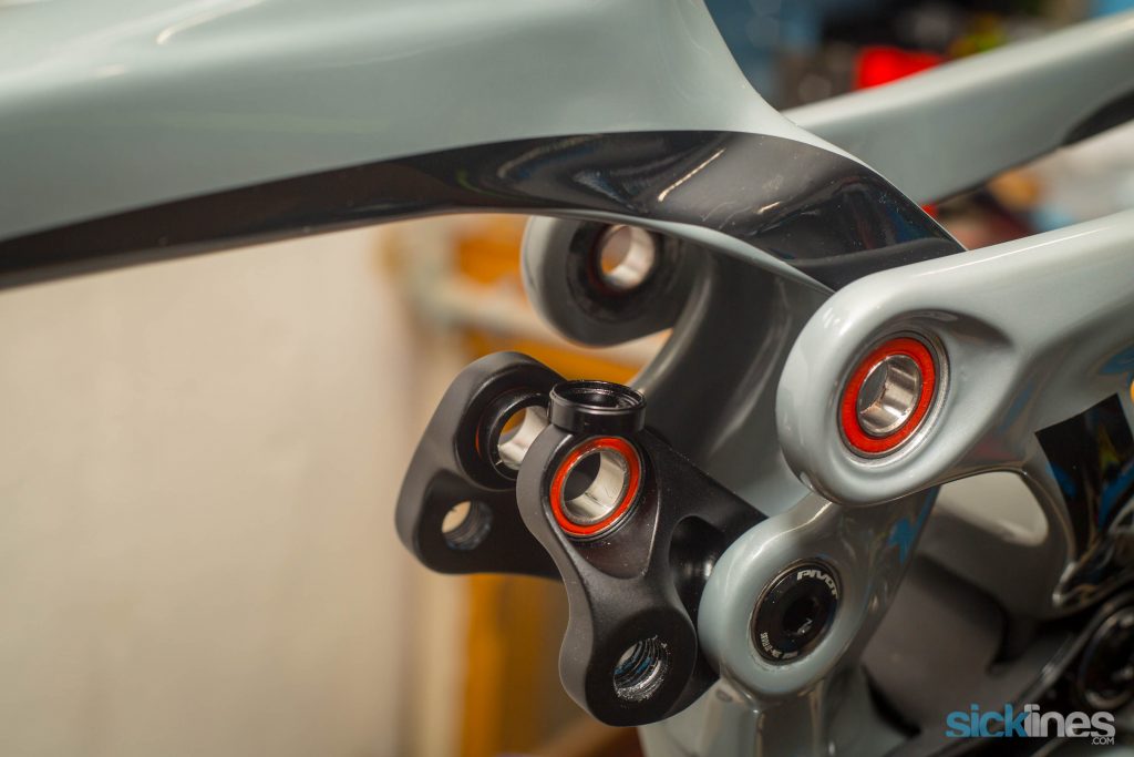 , Pivot Phoenix 29 – Carbon Downhill Bike Build | Part 1