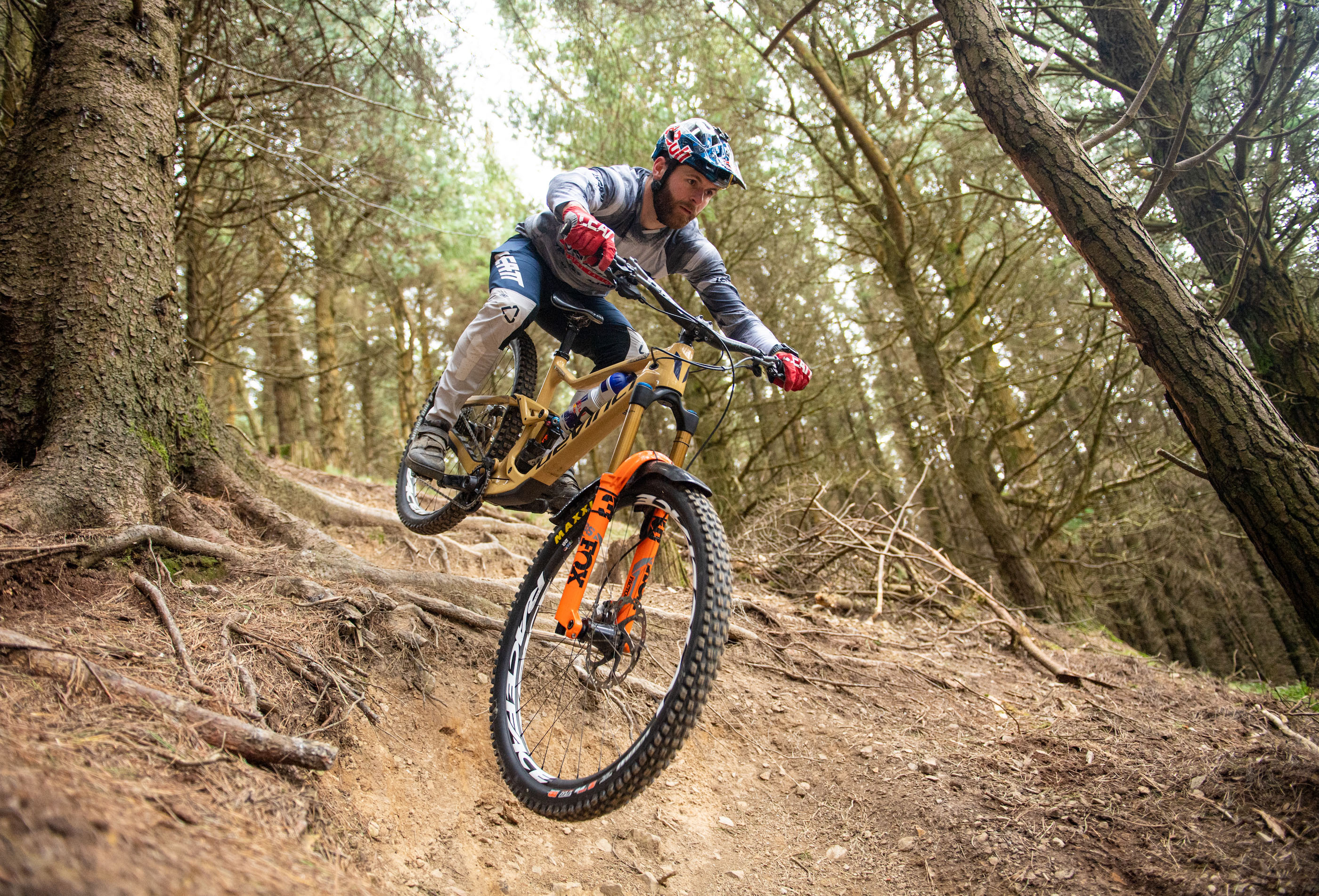 Meet Oisín O'Callaghan, the downhill boy racer at home in cycling's rainbow  jersey – The Irish Times