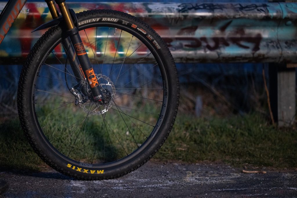 , Stan&rsquo;s Introduces Flow, Crest, Arch, in MK4 and S2 + Rims & Wheels