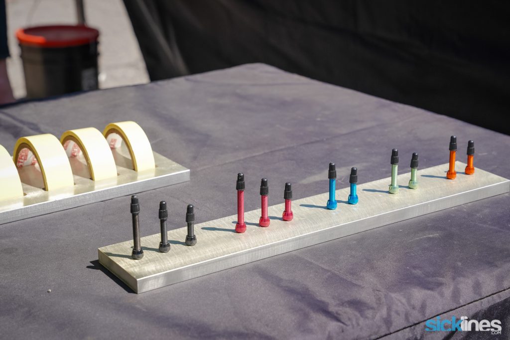 , The Big Gear Show – Stans No Tubes, SOG, IGNIK, Hydrapak