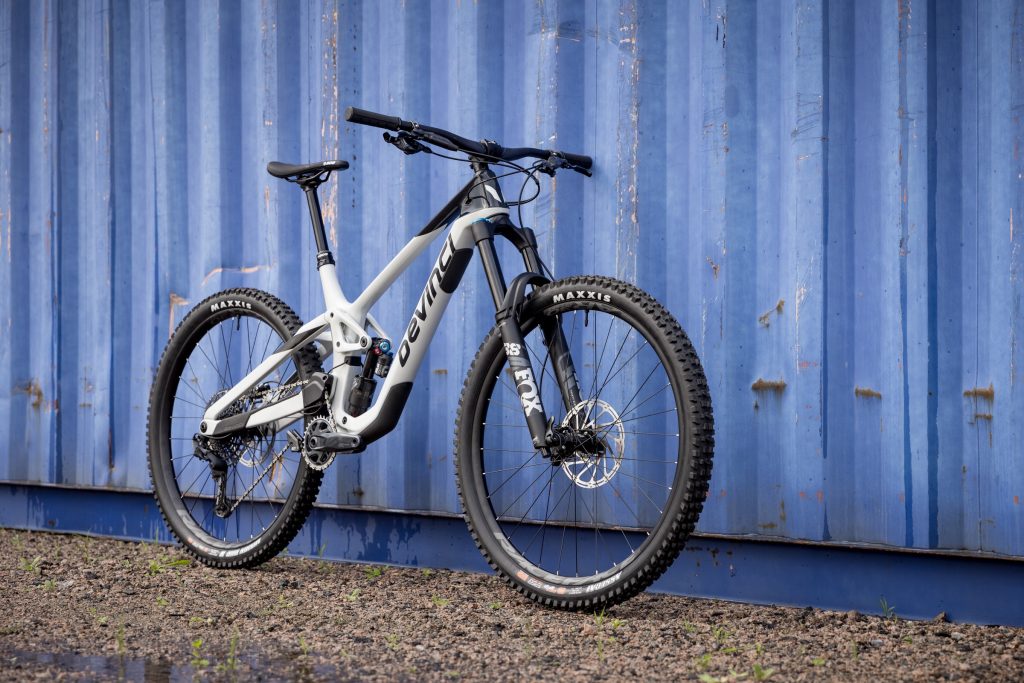 , 2022 Devinci Spartan HP
