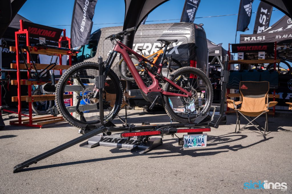 Basecamp in a box: New Yakima EXO Open Range Camp Kitchen connects to your  bike rack - Bikerumor