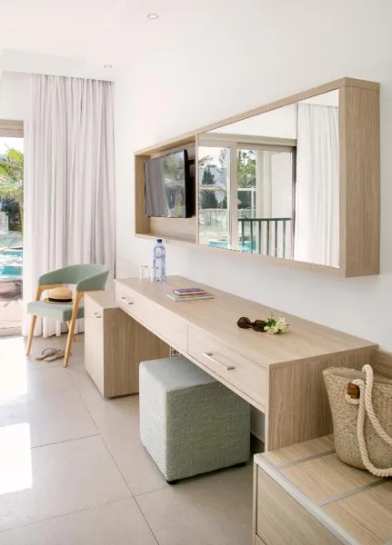 Asterias Beach Hotel