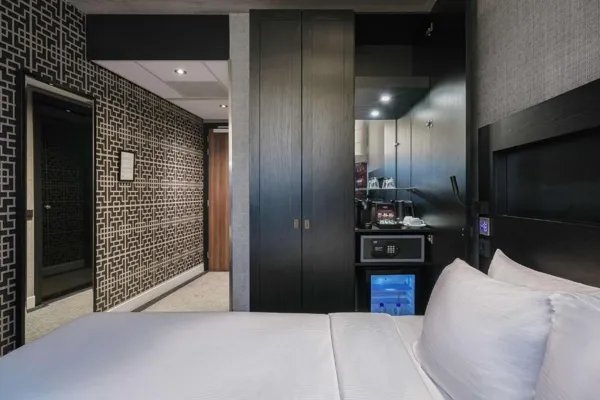 DoubleTree by Hilton Amsterdam – NDSM Wharf