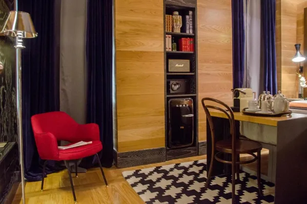 Browns Central Hotel