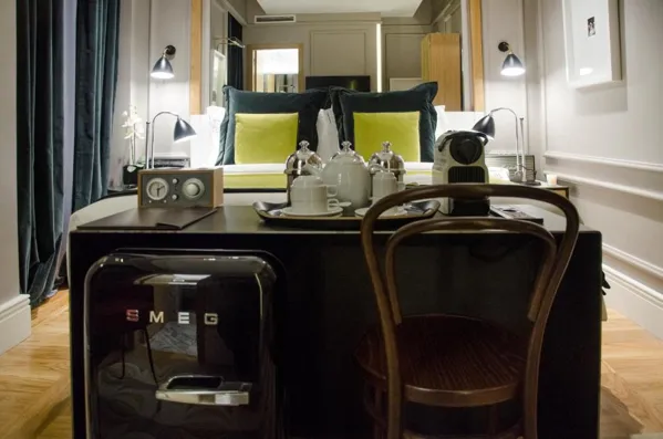 Browns Central Hotel