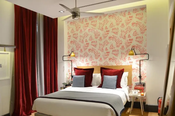 Browns Central Hotel