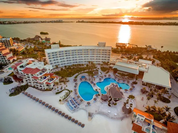Grand Park Royal Cancun – All Inclusive