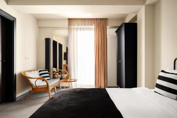 Twentyone By Vintage Hotel Collections