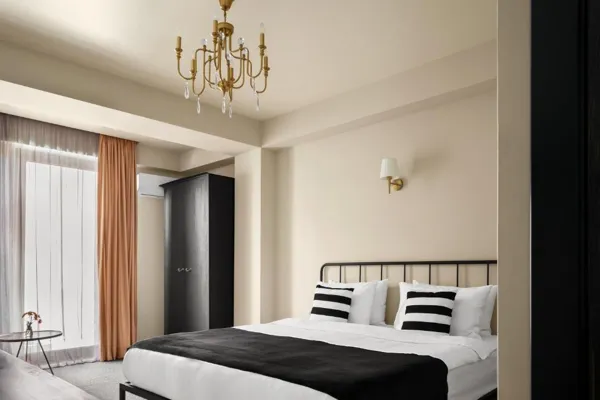 Twentyone By Vintage Hotel Collections