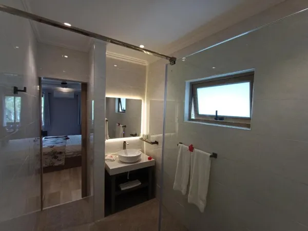 Crown Beach Hotel Seychelles