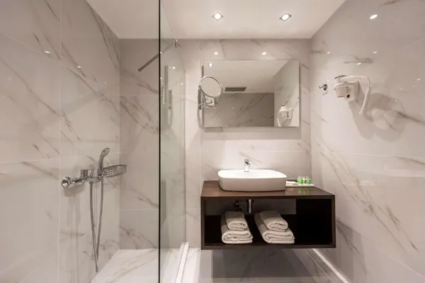 Best Western Plus Embassy Hotel