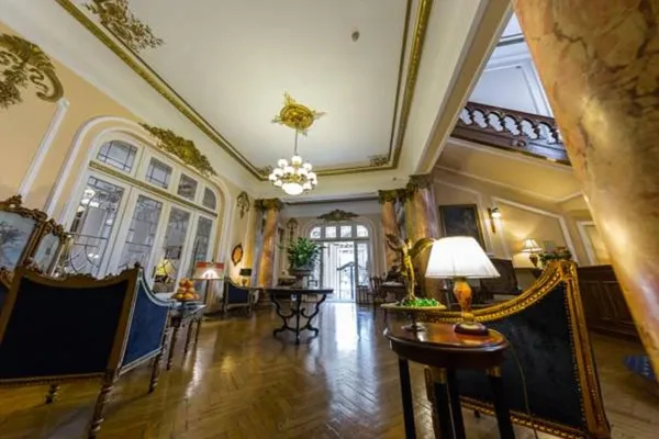 Grand Boutique Hotel