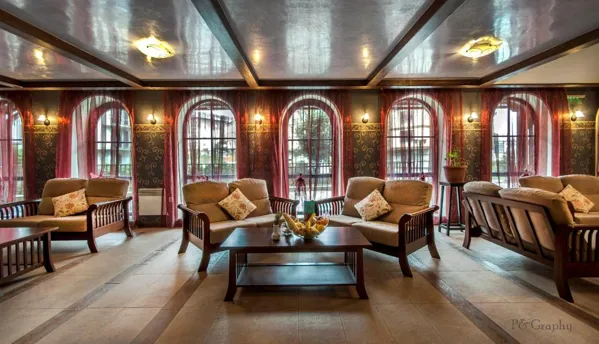 Grand Royale Apartment Complex & Spa