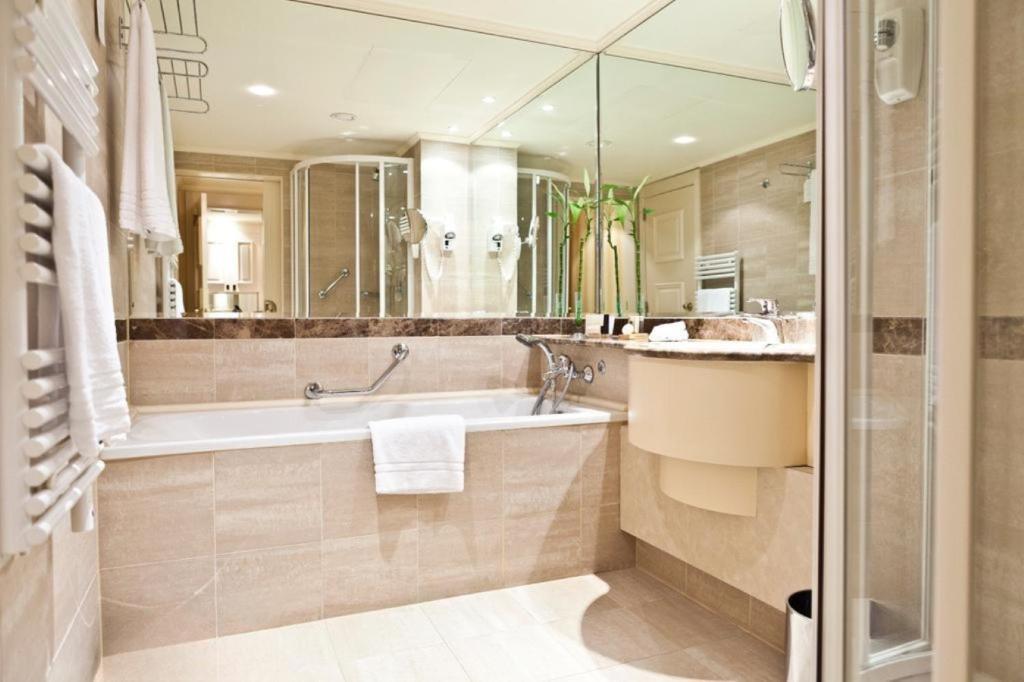 Hotel picture