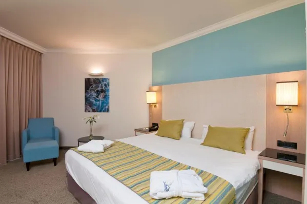 יו מג'יק פאלאס