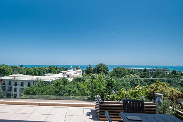 Romance Hotel and Family Suites