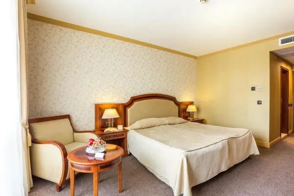 Romance Hotel and Family Suites