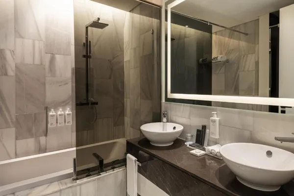 Th8 Palm Dubai Beach Resort Vignette Collection, an IHG hotel