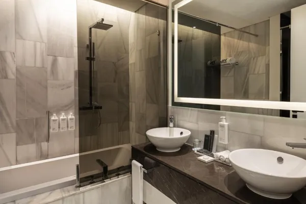 Th8 Palm Dubai Beach Resort Vignette Collection, an IHG hotel