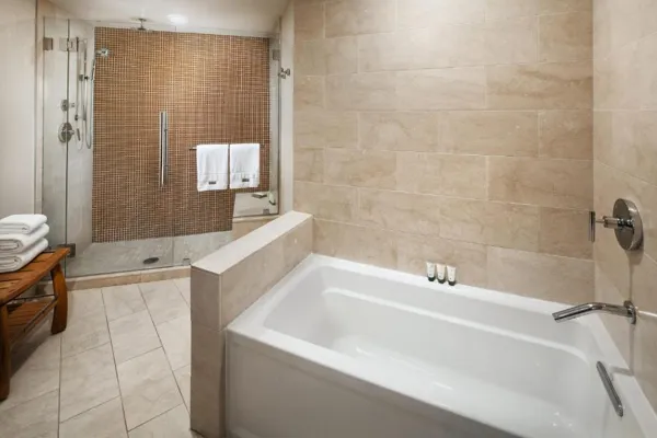 The Westin Bonaventure Hotel & Suites, Los Angeles