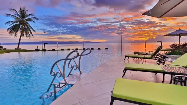 Vannee Golden Sands Beachfront Resort
