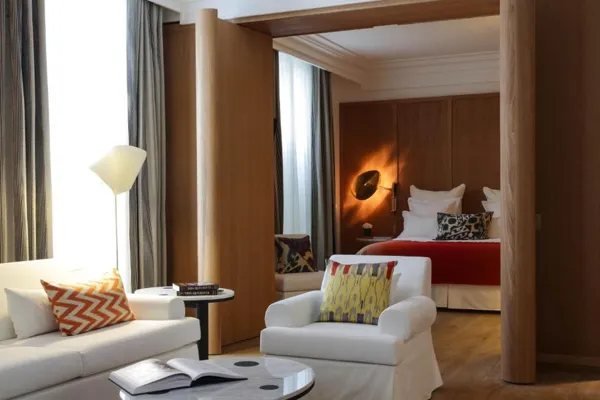 Hôtel Vernet Champs Elysées Paris