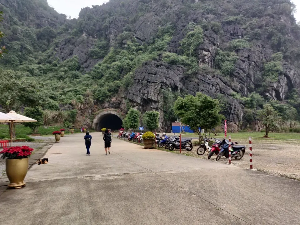 Picture 7 : Hanoi to Hoi An: A trip to Vietnam - Trip to Ninh Binh