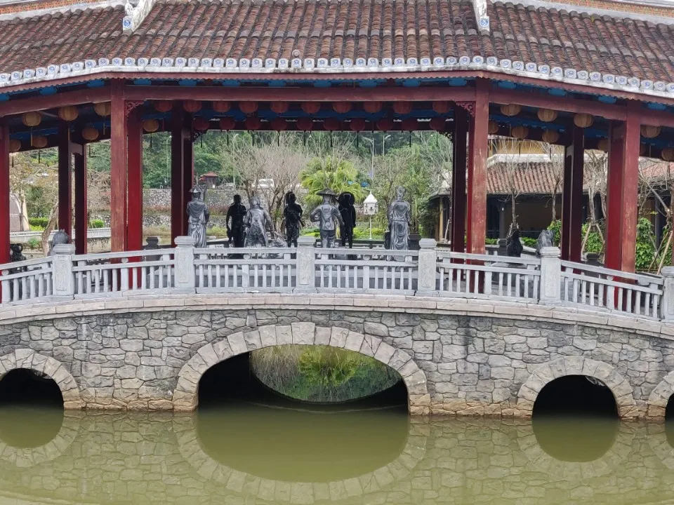 Picture 17 : Hanoi to Hoi An: A trip to Vietnam - Ba Na Hills