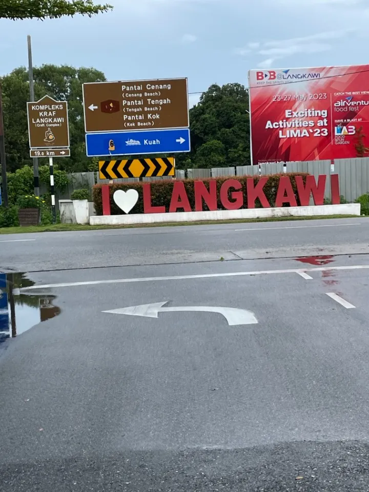 17 : Trip to Malaysia - Arrival at Langkawi and Sky Bridge