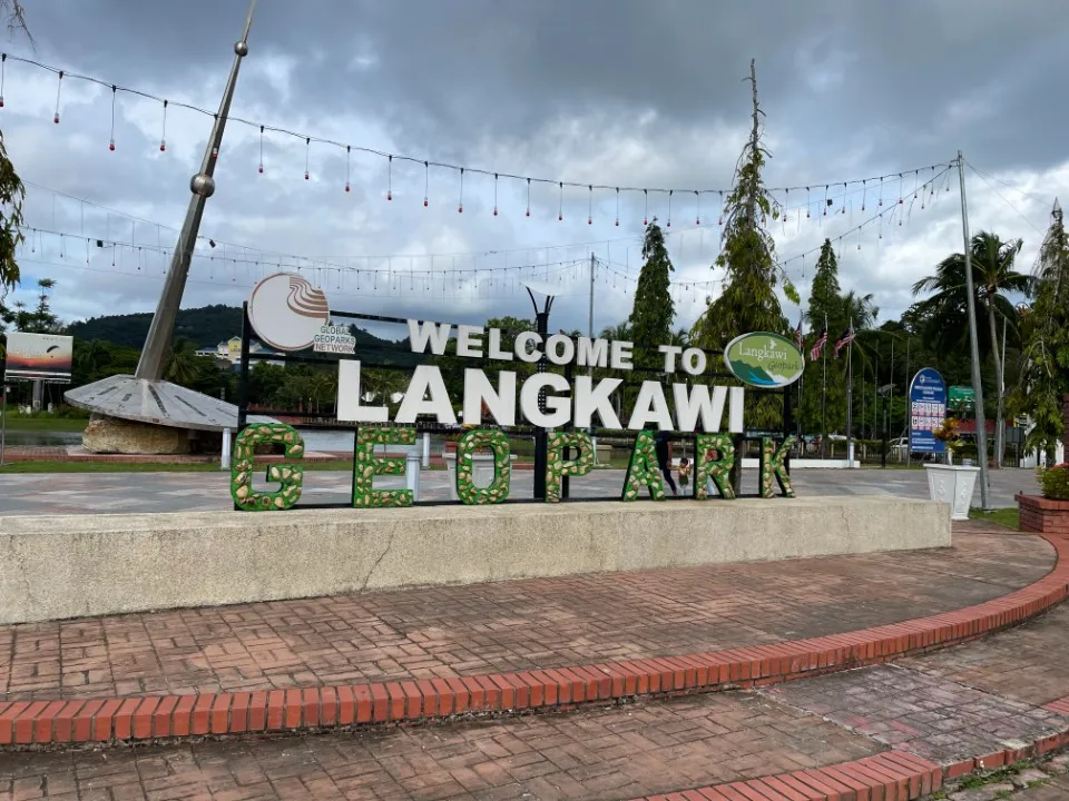 Picture 29 : Trip to Malaysia - Arrival at Langkawi and Sky Bridge