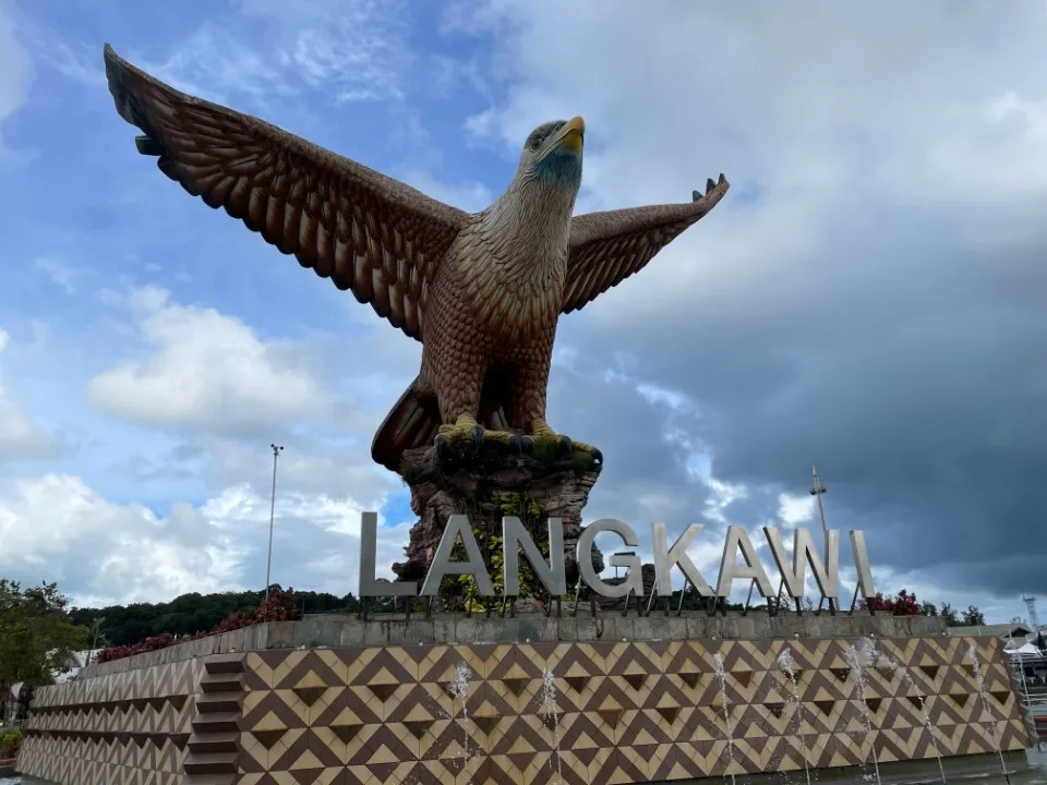 Picture 24 : Trip to Malaysia - Arrival at Langkawi and Sky Bridge