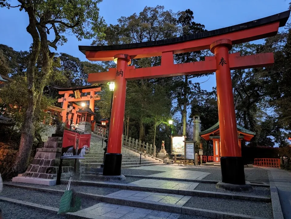 Picture 2 : 10 days - Tokyo/Kyoto - Kyoto: Tofuku-ji Temple, Fushimi-Inari Taisha Shrine etc